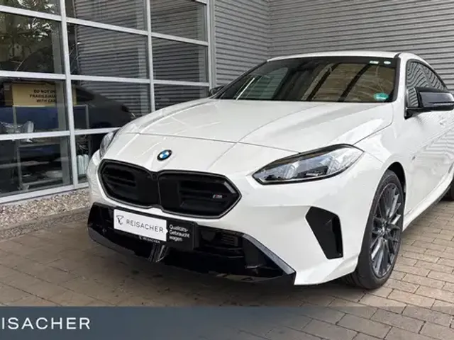 BMW 235