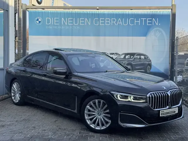 BMW 740