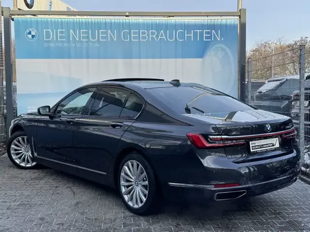 BMW 740