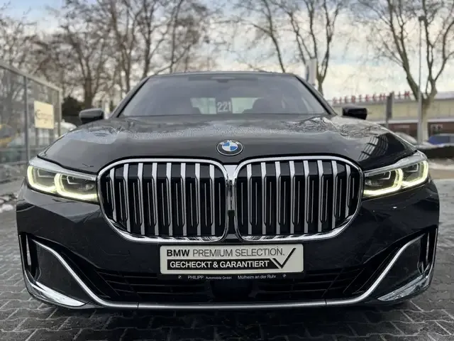 BMW 740