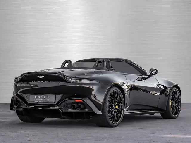 Aston Martin V8