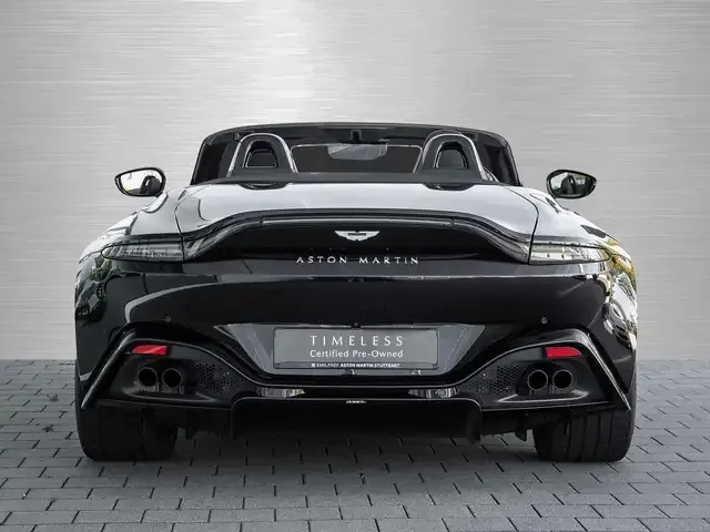Aston Martin V8