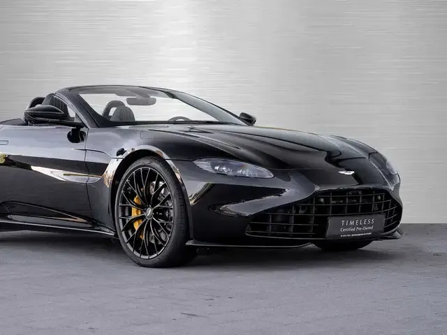 Aston Martin V8