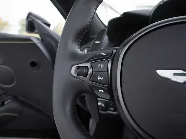 Aston Martin V8