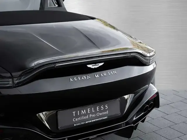 Aston Martin V8
