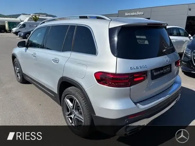 Mercedes-Benz GLB 200