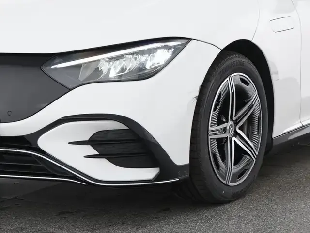 Mercedes-Benz EQE 300