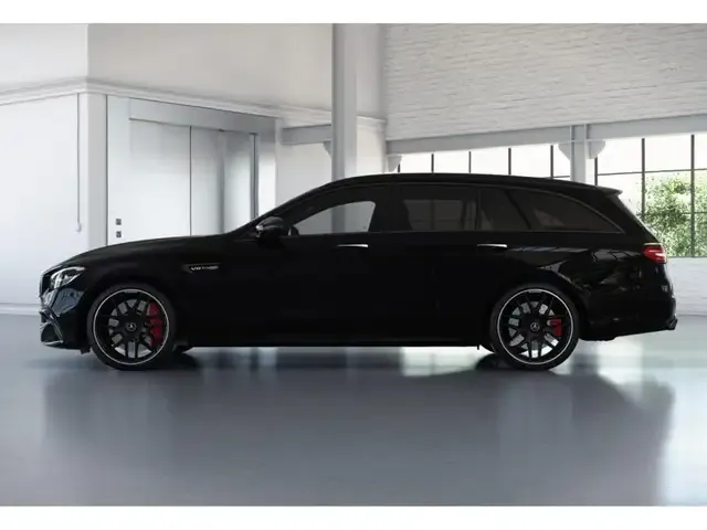 Mercedes-Benz E 63 AMG