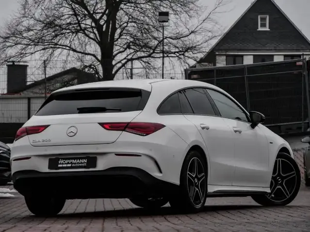 Mercedes-Benz CLA 200