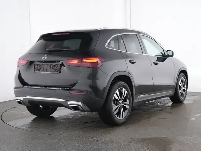 Mercedes-Benz GLA 180