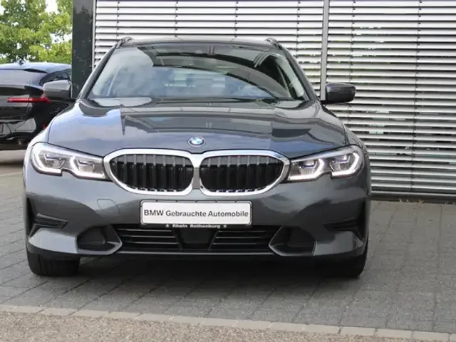 BMW 320