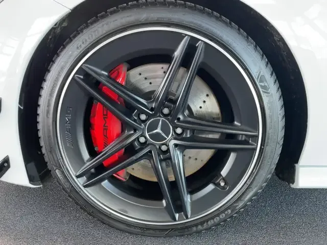 Mercedes-Benz CLA 45 AMG