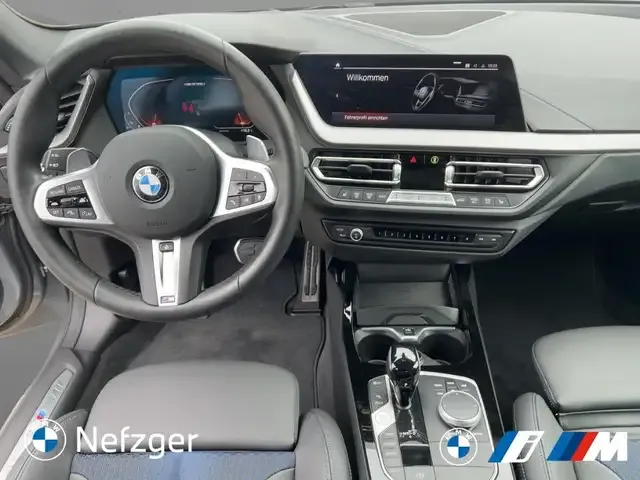 BMW 235