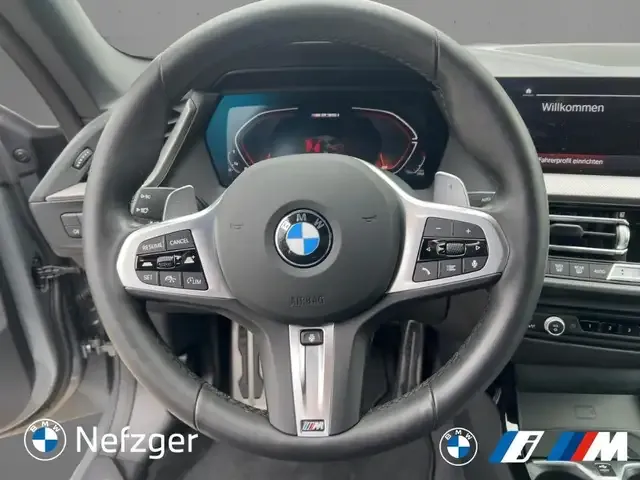BMW 235