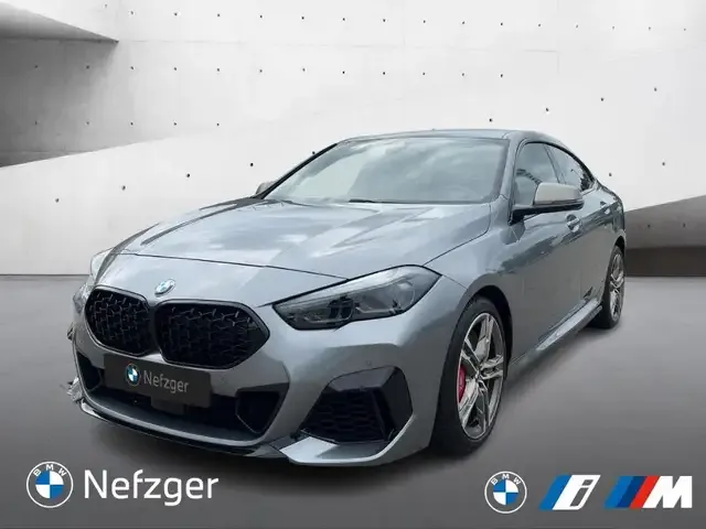 BMW 235