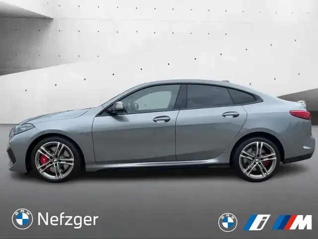 BMW 235