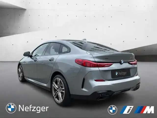 BMW 235