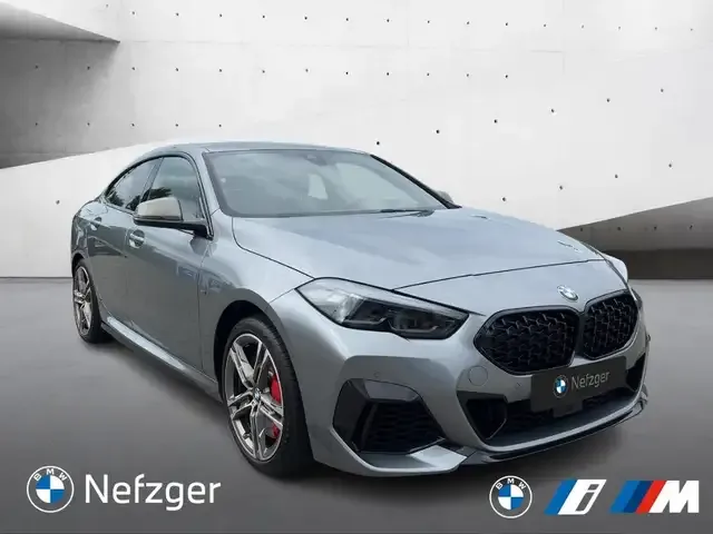 BMW 235