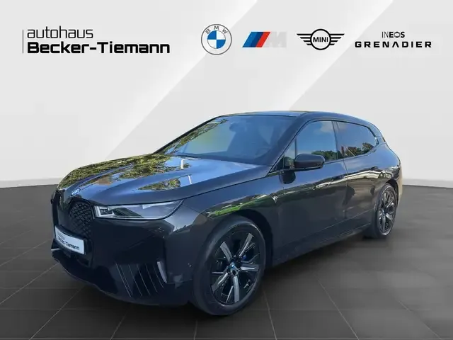 BMW iX