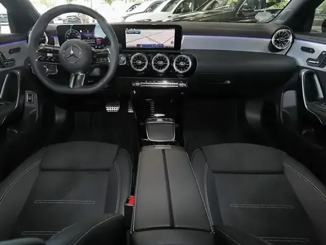 Mercedes-Benz CLA 200