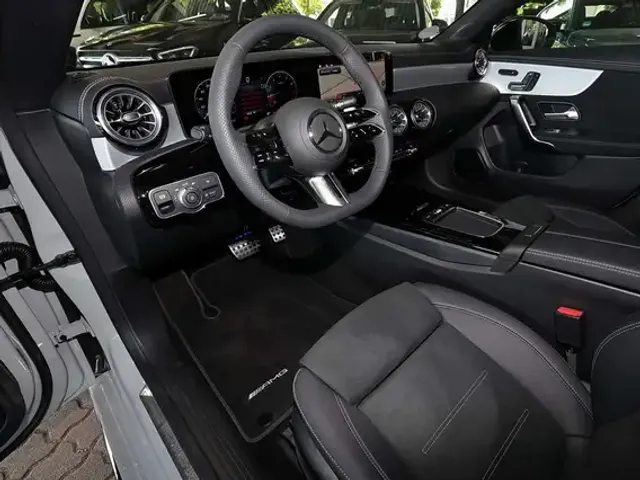 Mercedes-Benz CLA 200