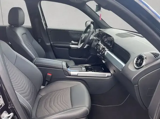 Mercedes-Benz GLB 180