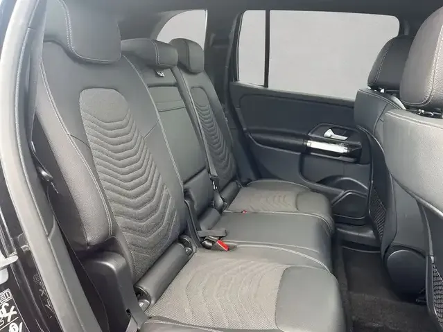 Mercedes-Benz GLB 180