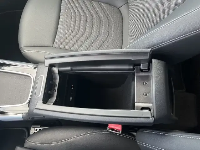 Mercedes-Benz GLB 180