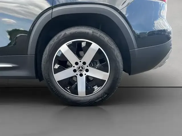 Mercedes-Benz GLB 180