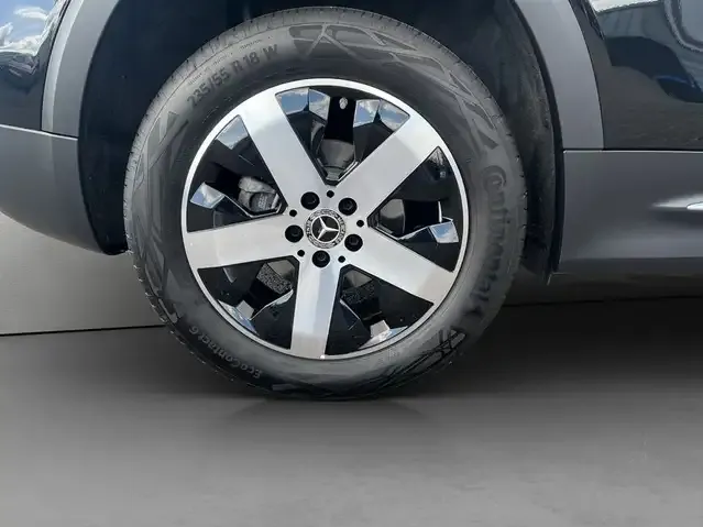 Mercedes-Benz GLB 180