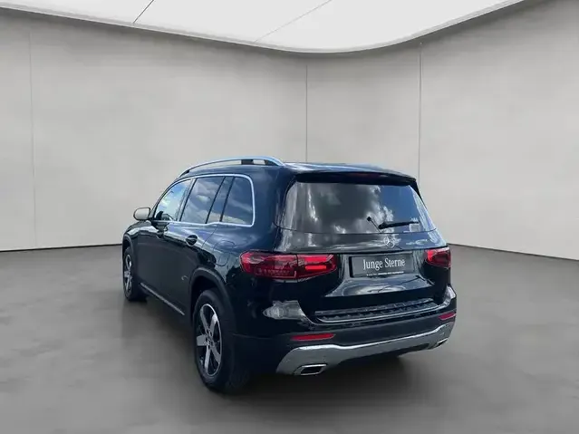 Mercedes-Benz GLB 180