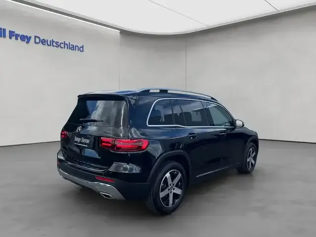 Mercedes-Benz GLB 180