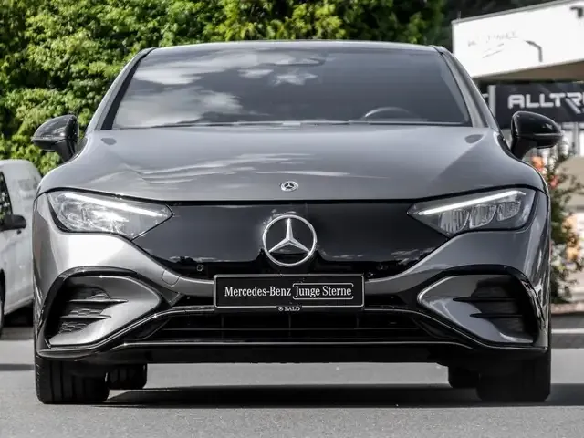 Mercedes-Benz EQE 300