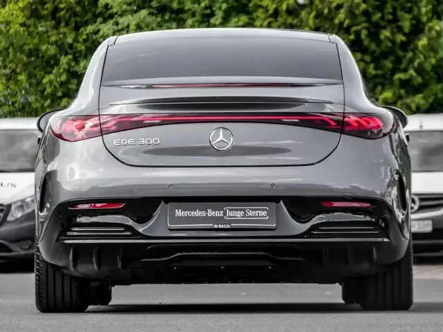 Mercedes-Benz EQE 300