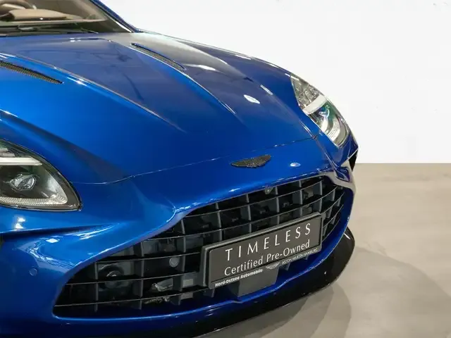 Aston Martin V8