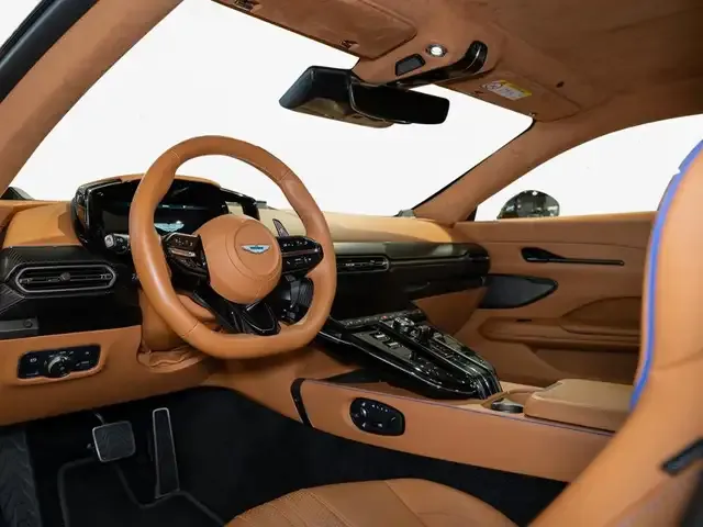 Aston Martin V8