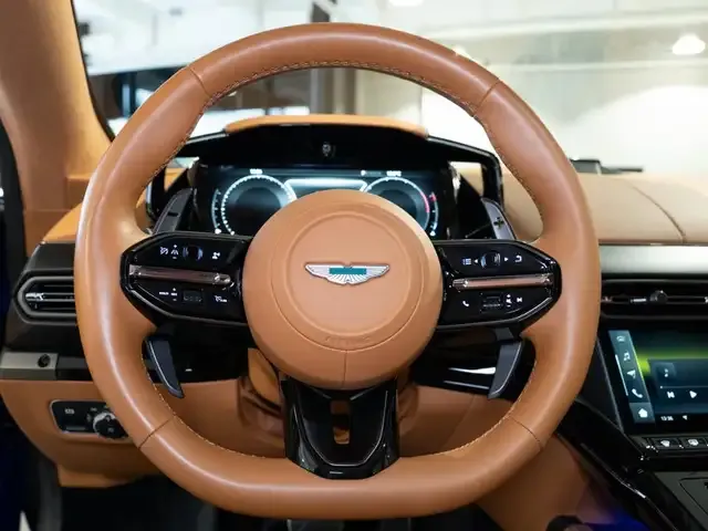 Aston Martin V8
