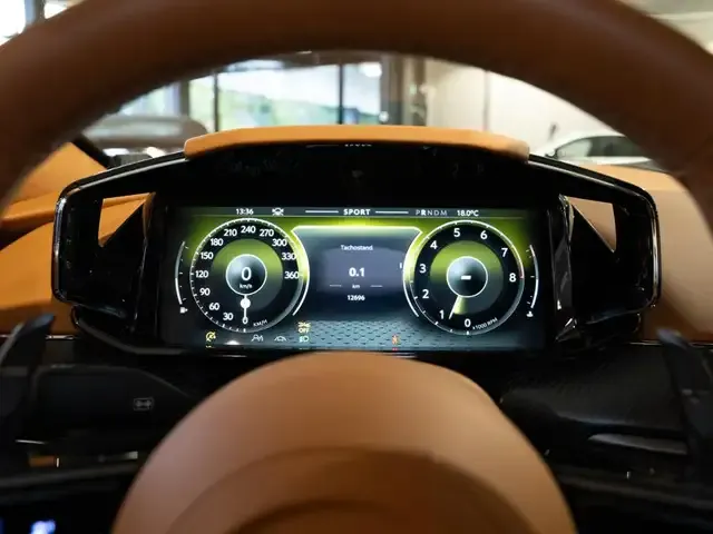 Aston Martin V8