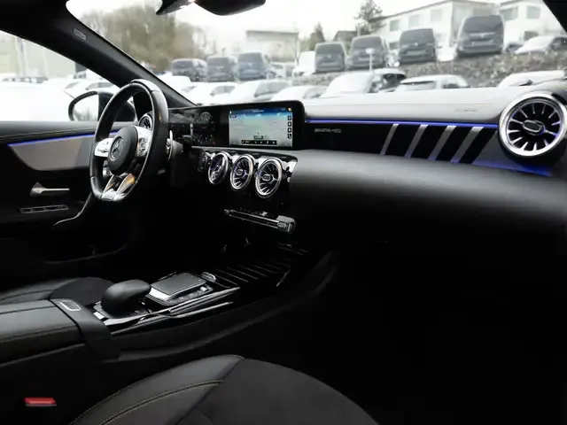 Mercedes-Benz CLA 45 AMG