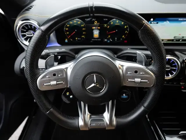 Mercedes-Benz CLA 45 AMG