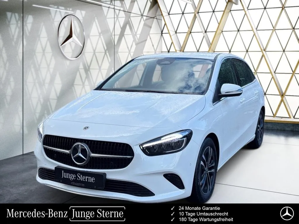 Mercedes-Benz B 180
