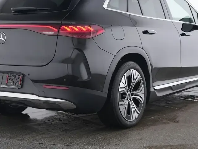 Mercedes-Benz EQE SUV