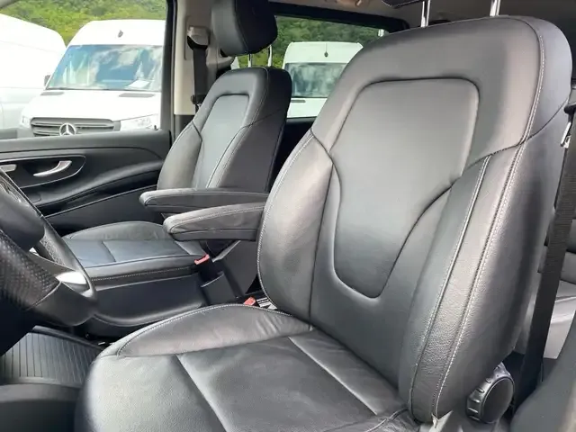 Mercedes-Benz V 220