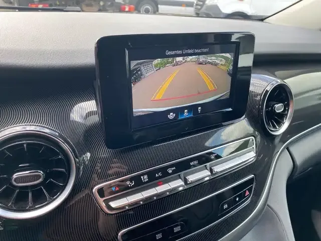 Mercedes-Benz V 220