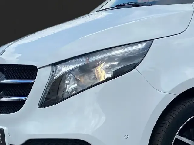 Mercedes-Benz V 220