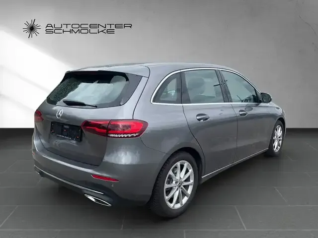 Mercedes-Benz B 200