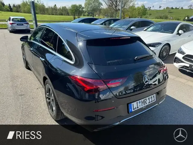 Mercedes-Benz CLA 180