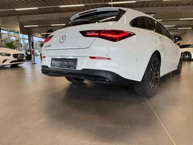 Mercedes-Benz CLA 180