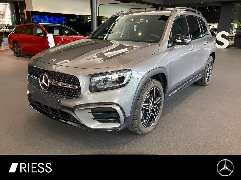 Mercedes-Benz GLB 220