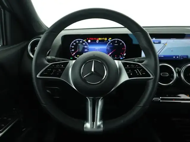 Mercedes-Benz GLB 180